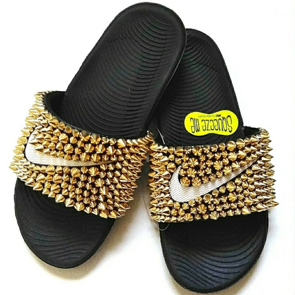 nike slides squeeze me